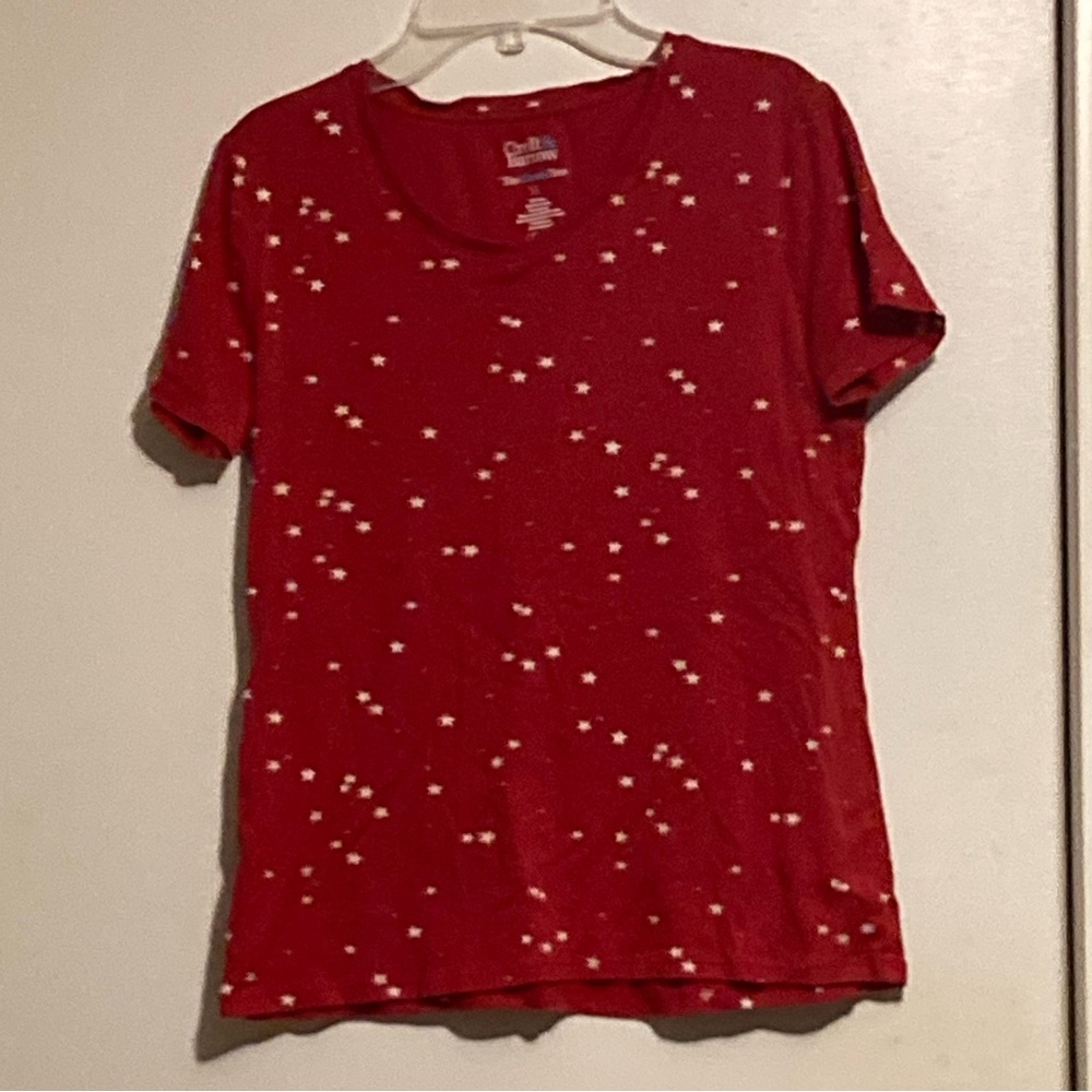 Croft & Barrow Classic Tee Red with Star and Dot Print